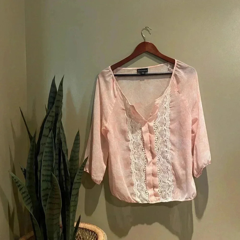 METAPHOR LACE PINK TOP